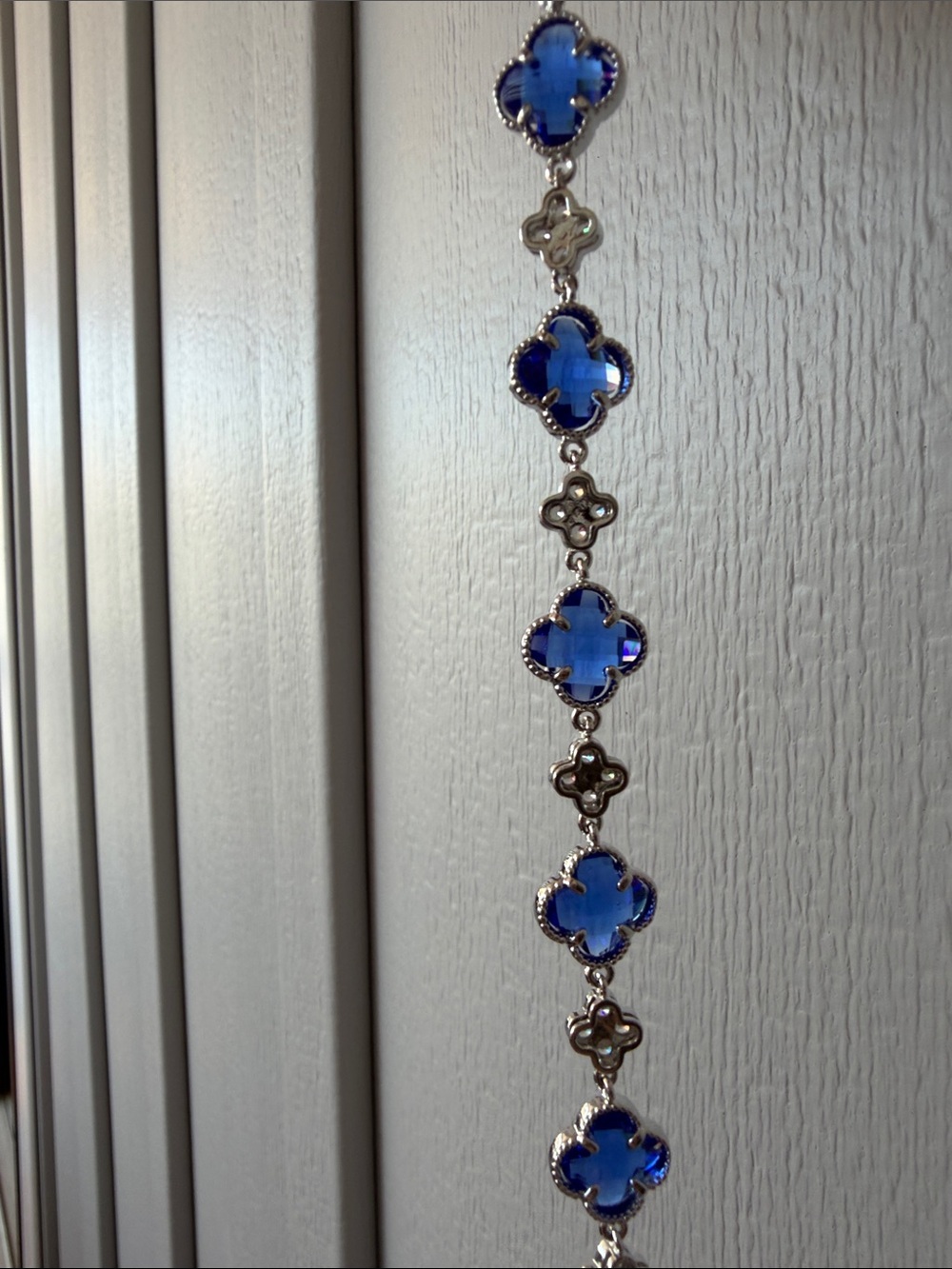Silver Bracelet with Royal Blue Clover Stones & crystal in-between - Picture 4 of 4